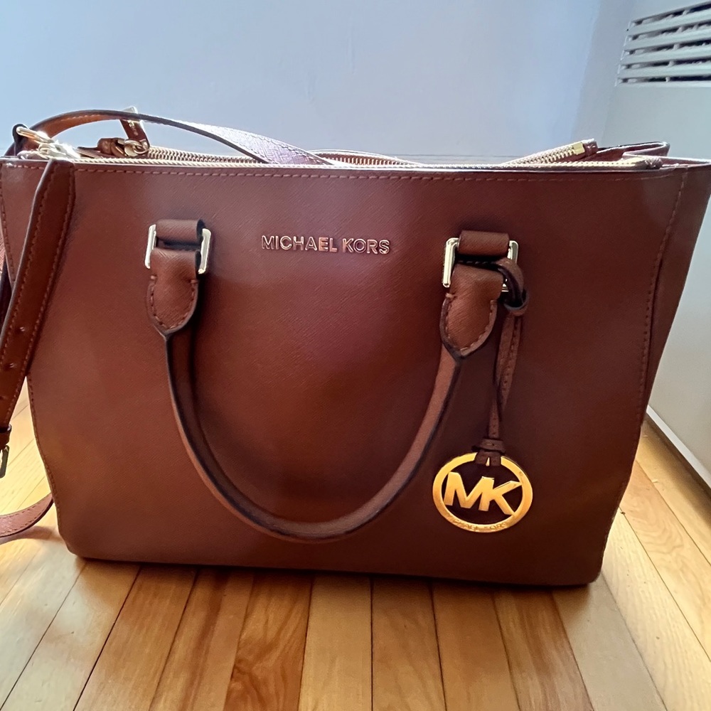 Michael Kors Medium Sutton